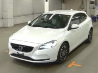 Volvo V40 лот № 440 оценка 4.5  с аукциона в Японии 3