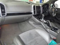 Porsche Cayenne лот № 527 оценка 4  с аукциона в Японии 2
