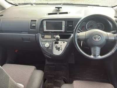 Toyota WISH  с аукциона в Японии