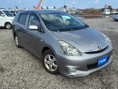 Toyota WISH  с аукциона в Японии