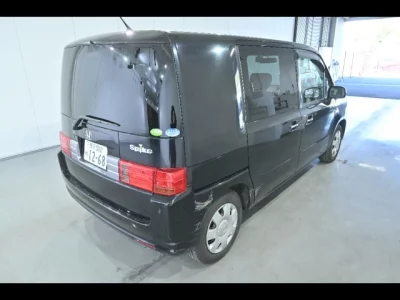 Honda Mobilio Spike
