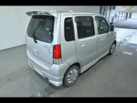 Suzuki WAGON R лот № 29105 оценка 3.5  с аукциона в Японии 2