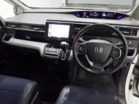 Honda STEP WAGON лот № 10069 оценка 3.5  с аукциона в Японии 4