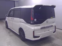 Honda STEP WAGON лот № 10069 оценка 3.5  с аукциона в Японии 3