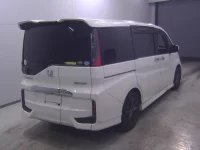 Honda STEP WAGON лот № 10069 оценка 3.5  с аукциона в Японии 2