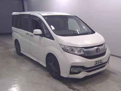 Honda STEP WAGON  с аукциона в Японии