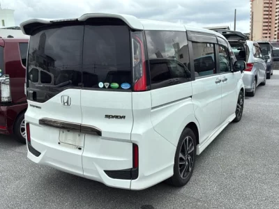 Honda STEP WAGON  с аукциона в Японии