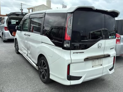 Honda STEP WAGON  с аукциона в Японии