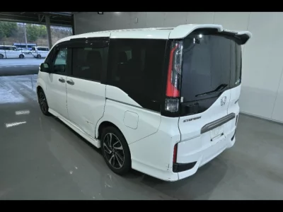 Honda STEP WAGON  с аукциона в Японии