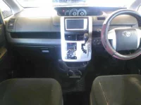 Toyota NOAH лот № 3026 оценка 3  с аукциона в Японии 7