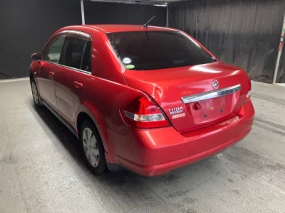 Nissan TIIDA LATIO  с аукциона в Японии