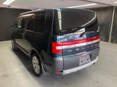 Mitsubishi DELICA D5