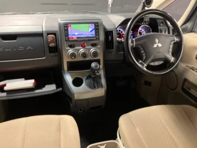 Mitsubishi DELICA D5