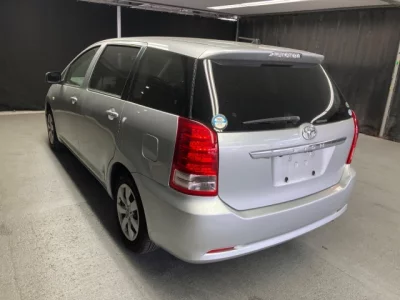 Toyota WISH  с аукциона в Японии