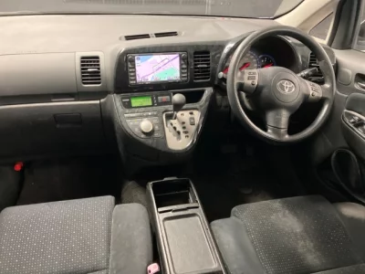 Toyota WISH  с аукциона в Японии