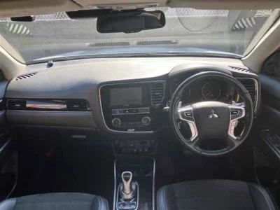 Mitsubishi OUTLANDER PHEV