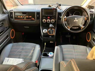 Mitsubishi DELICA D5