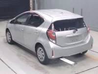 Toyota AQUA лот № 30085 оценка 3.5  с аукциона в Японии 5
