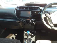 Toyota AQUA лот № 30085 оценка 3.5  с аукциона в Японии 8