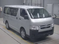 Toyota HIACE VAN лот № 30043 оценка R  с аукциона в Японии 4