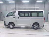 Toyota HIACE VAN лот № 30043 оценка R  с аукциона в Японии 3