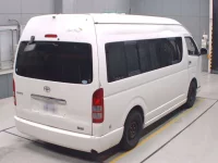Toyota HIACE VAN лот № 70040 оценка 3  с аукциона в Японии 1