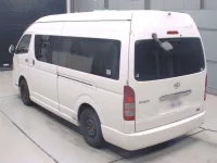 Toyota HIACE VAN лот № 70040 оценка 3  с аукциона в Японии 5
