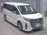 Toyota NOAH лот № 30001 оценка 3  с аукциона в Японии 4