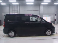 Toyota NOAH лот № 30014 оценка 3.5  с аукциона в Японии 2