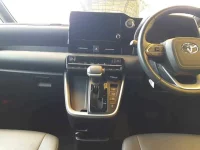 Toyota NOAH лот № 30037 оценка 4  с аукциона в Японии 8