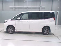 Toyota NOAH лот № 30037 оценка 4  с аукциона в Японии 3