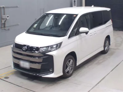 Toyota NOAH  с аукциона в Японии