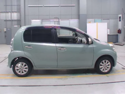 Toyota PASSO  с аукциона в Японии