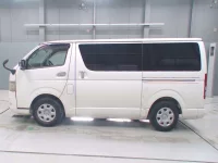 Toyota HIACE VAN лот № 10027 оценка 3  с аукциона в Японии 3