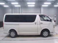 Toyota HIACE VAN лот № 10027 оценка 3  с аукциона в Японии 2