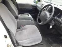 Toyota HIACE VAN лот № 10027 оценка 3  с аукциона в Японии 7