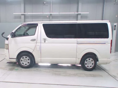 Toyota HIACE VAN  с аукциона в Японии