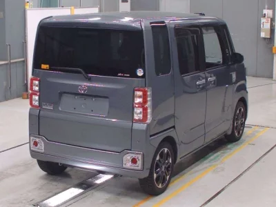 Toyota Pixis Mega