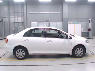 Toyota COROLLA AXIO  с аукциона в Японии