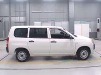 Toyota PROBOX лот № 30224 оценка 5  с аукциона в Японии 2