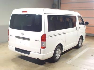 Toyota HIACE VAN  с аукциона в Японии