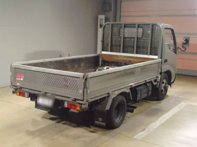 Toyota DYNA  с аукциона в Японии