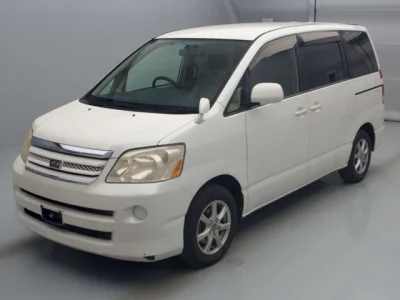 Toyota NOAH  с аукциона в Японии