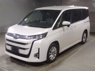 Toyota NOAH  с аукциона в Японии