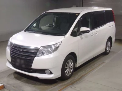 Toyota NOAH  с аукциона в Японии