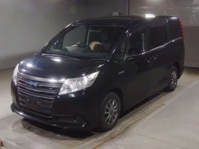 Toyota NOAH  с аукциона в Японии