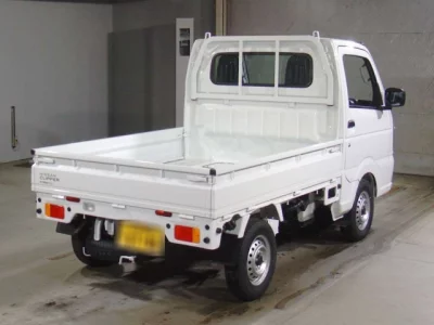 Nissan NT100 Clipper