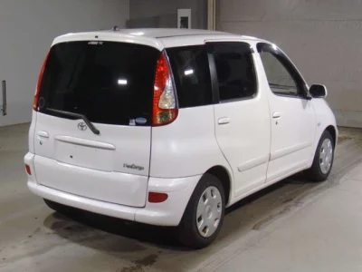 Toyota FUNCARGO  с аукциона в Японии