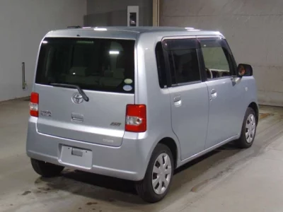 Toyota PIXIS SPACE  с аукциона в Японии