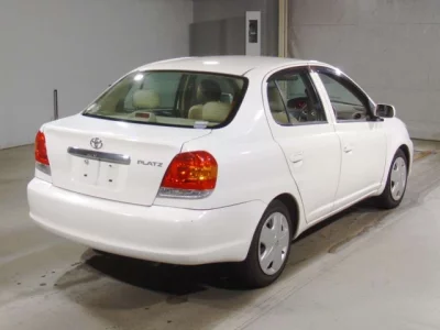 Toyota PLATZ  с аукциона в Японии